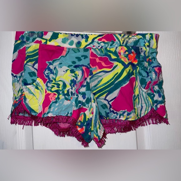 Lilly Pulitzer Like New Cocoa Shorts Fringe Trim Pockets Hot Pink Hottie floral - Picture 3 of 12